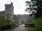 The Gatehouse was built by Roger de Montgomery, Earl of Arundel in 1070 (34kb)